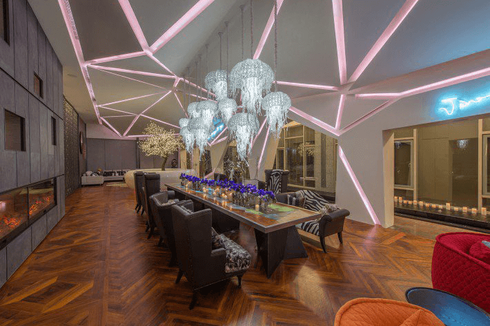 Harmony Between Past and Present Private Club House by Yu Yu Chu